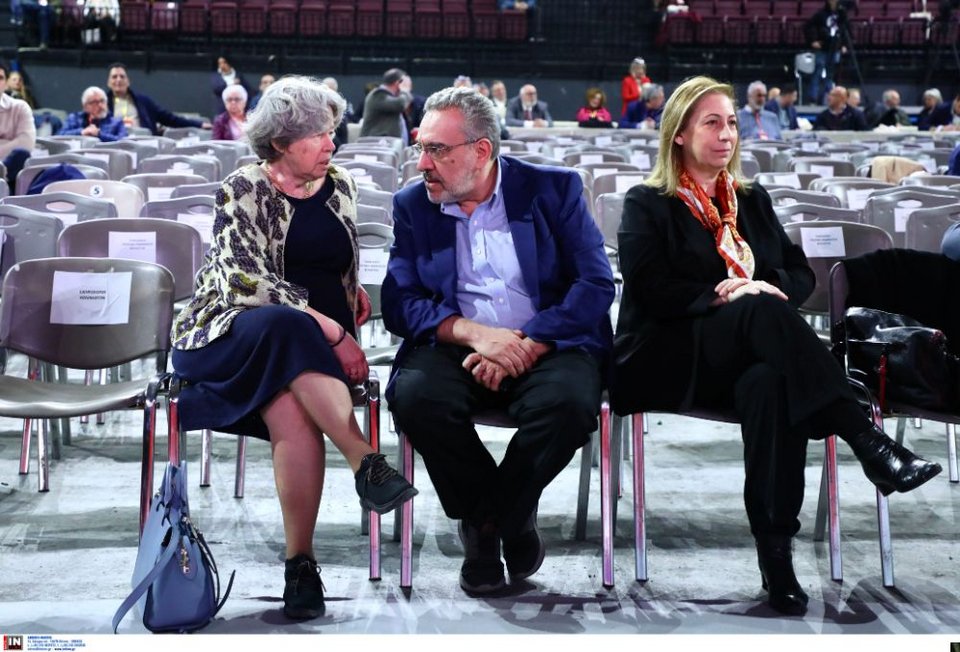 Εντάσεις, αψιμαχίες, φωνές αλλά και selfies, χαμόγελα, πηγαδάκια -Η 3η ημέρα του Συνεδρίου ΣΥΡΙΖΕ σε φωτό-βίντεο