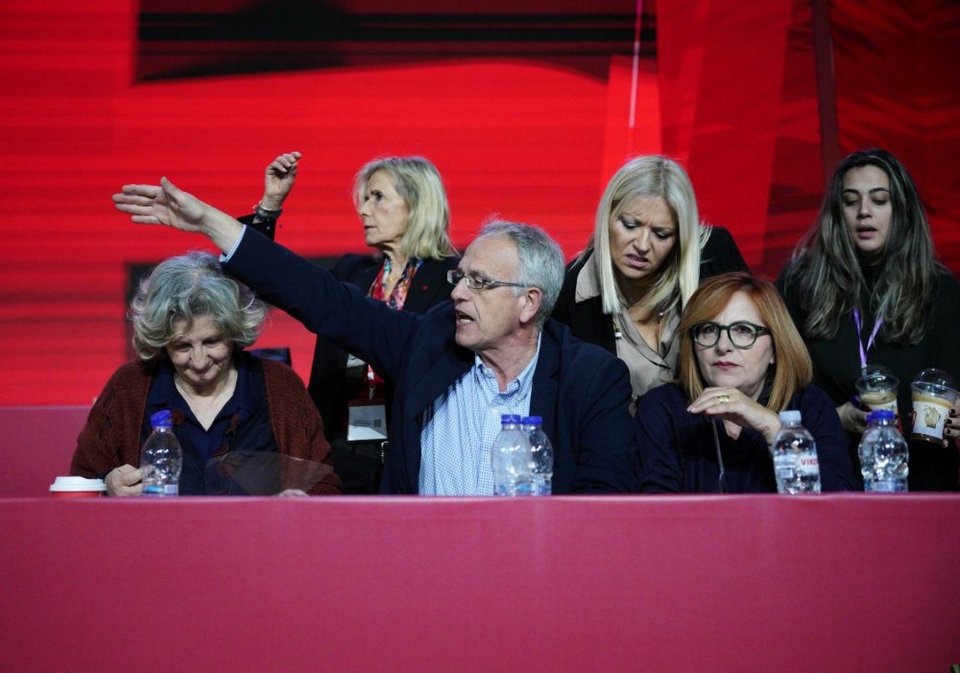 Εντάσεις, αψιμαχίες, φωνές αλλά και selfies, χαμόγελα, πηγαδάκια -Η 3η ημέρα του Συνεδρίου ΣΥΡΙΖΕ σε φωτό-βίντεο