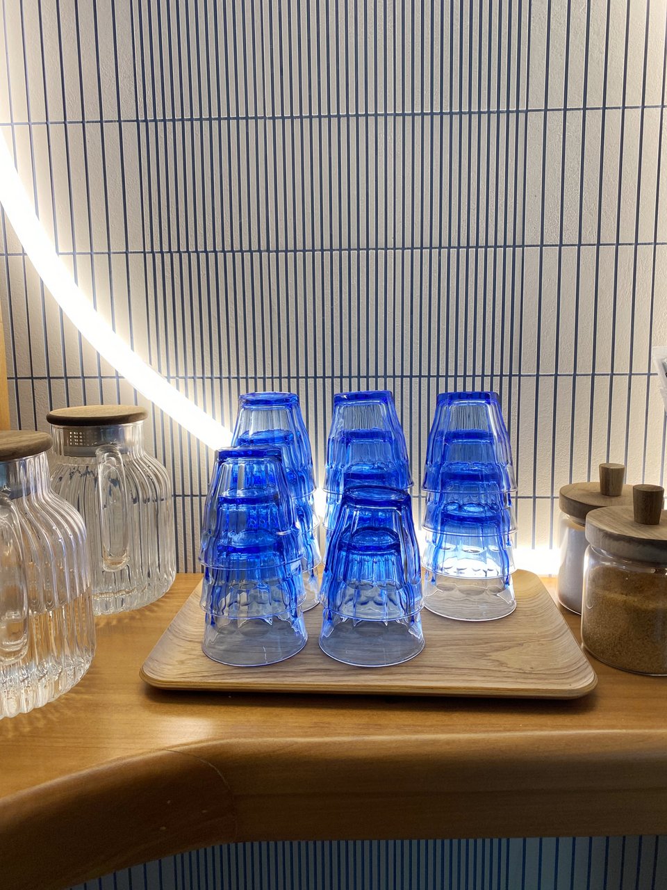 Γωνιά για self service / Φωτογραφία: Μάνος Λειβαδάρος/iefimerida