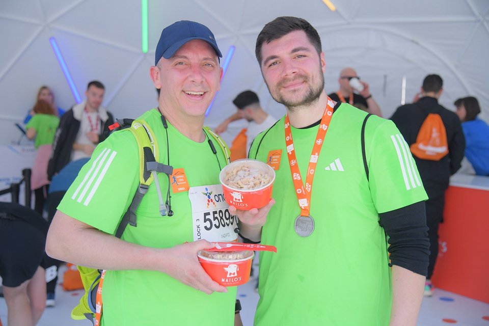  Δρομείς απολαμβάνουν ζυμαρικά από την εταιρεία Mailo’s: The Pasta Project 