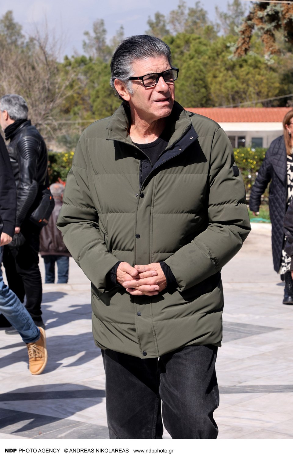 Γιάννης Μπέζος