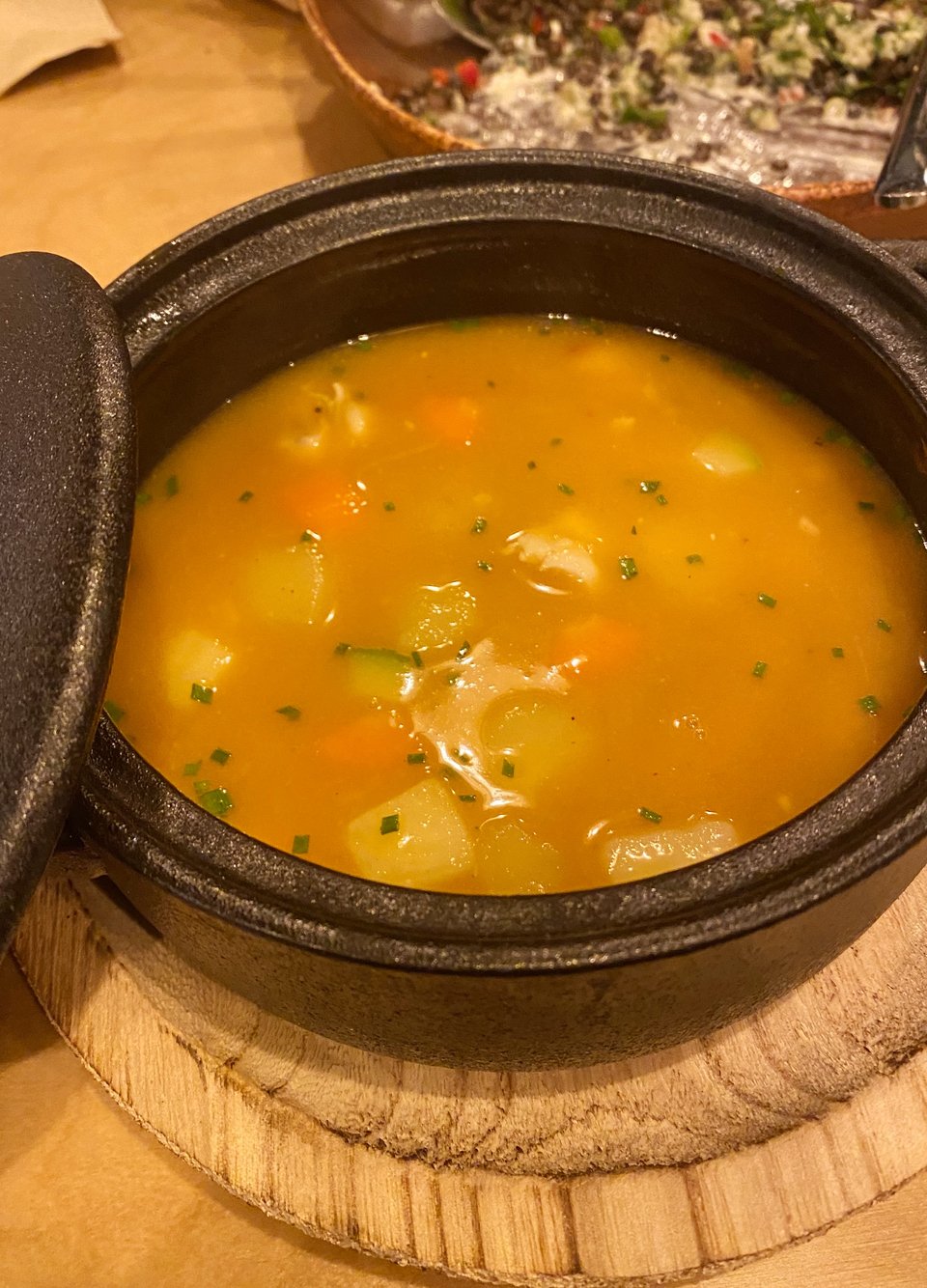 Ψαρόσουπα με σφυρίδα. 