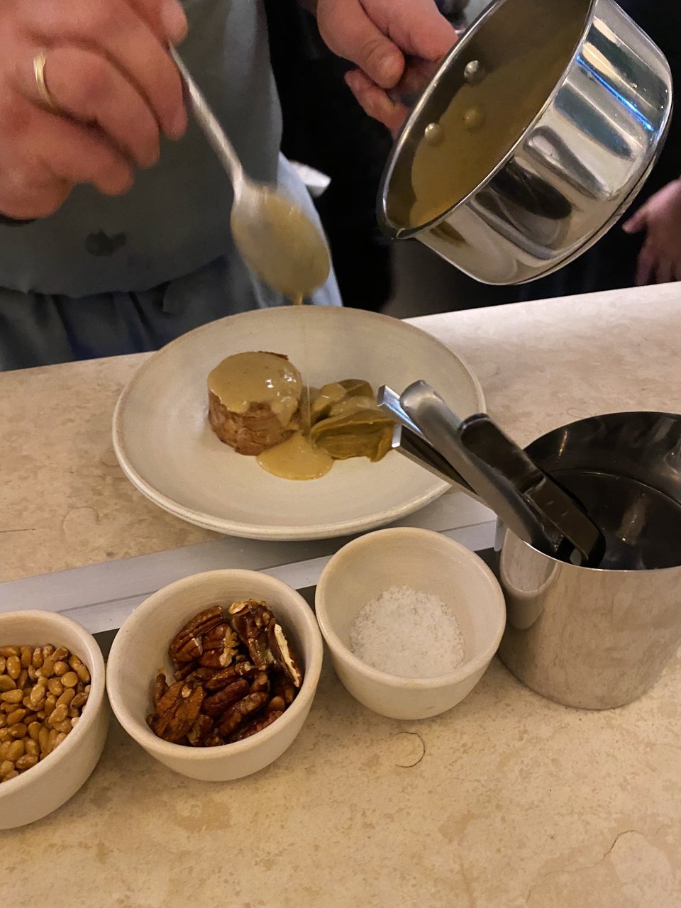 Το πιάτο με το αρνί και την αγκινάρα / Φωτογραφία: Μάνος Λειβαδάρος/ iefimerida