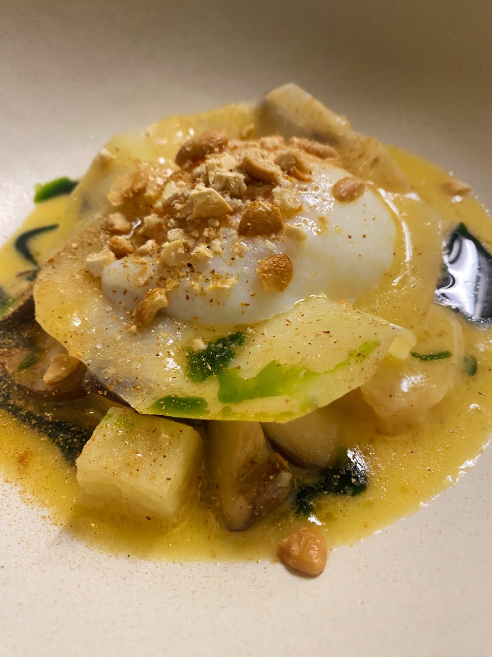 Το πιάτο με τη σελινόριζα και το αυγό / Φωτογραφία: Μάνος Λειβαδάρος/ iefimerida