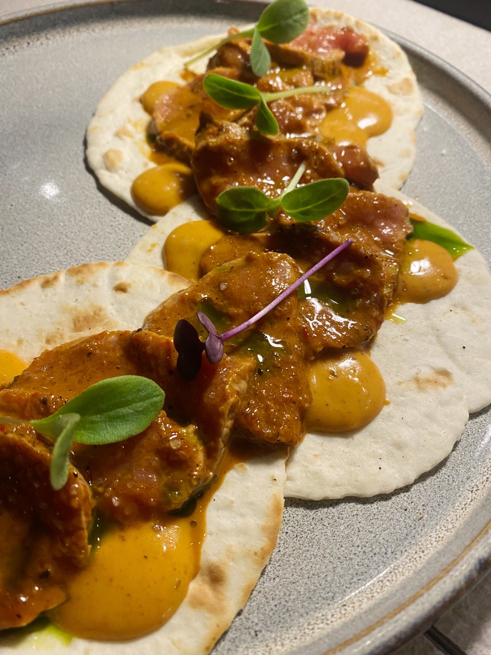 Tacos με μοσχαρίσιο tataki / Φωτογραφία: Μάνος Λειβαδάρος/iefimerida