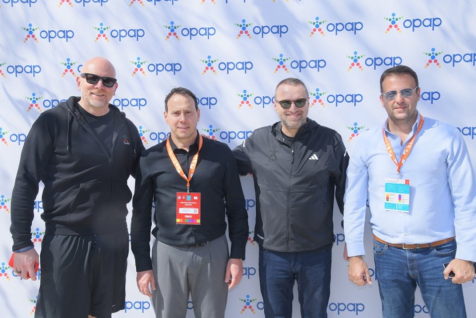 Ο Διευθύνων Σύμβουλος του ΟΠΑΠ, Γιαν Κάρας, ο Α’ Aντιπρόεδρος του ΣΕΓΑΣ, Κώστας Κεντέρης, ο Chief Marketing Officer του ΟΠΑΠ, Γιάννης Ρόκκας και ο Γενικός Διευθυντής του ΣΕΓΑΣ, Σωτήρης Κυρανάκος 