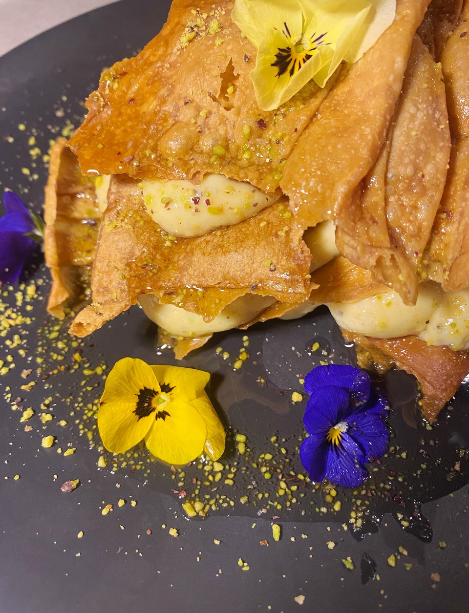 Η απολαυστική εκδοχή τoυ Mexha για το γαλακτομπούρεκο / Φωτογραφία: Μάνος Λειβαδάρος/iefimerida