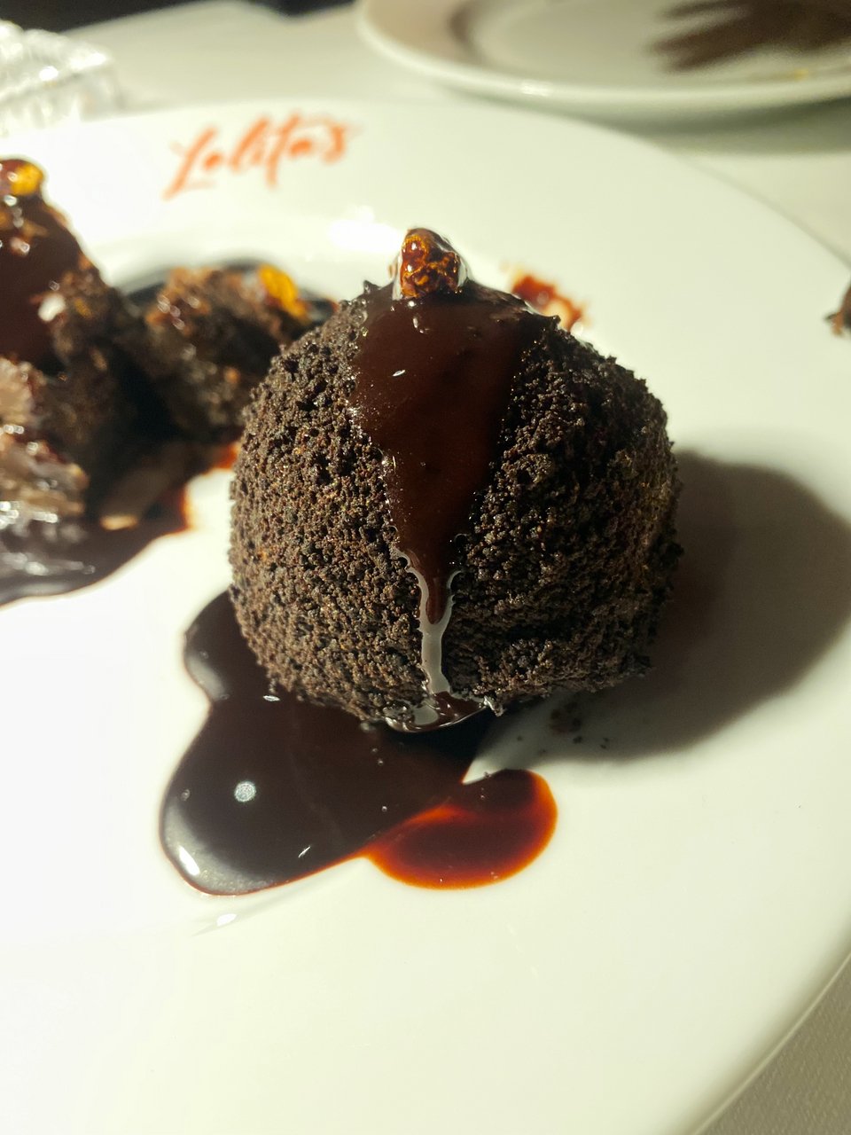 Το σοκολατένιο γλυκό είναι ένα υπερθέαμα που σου φτιάχνει τη διάθεση / Φωτογραφία: Μάνος Λειβαδάρος/iefimerida