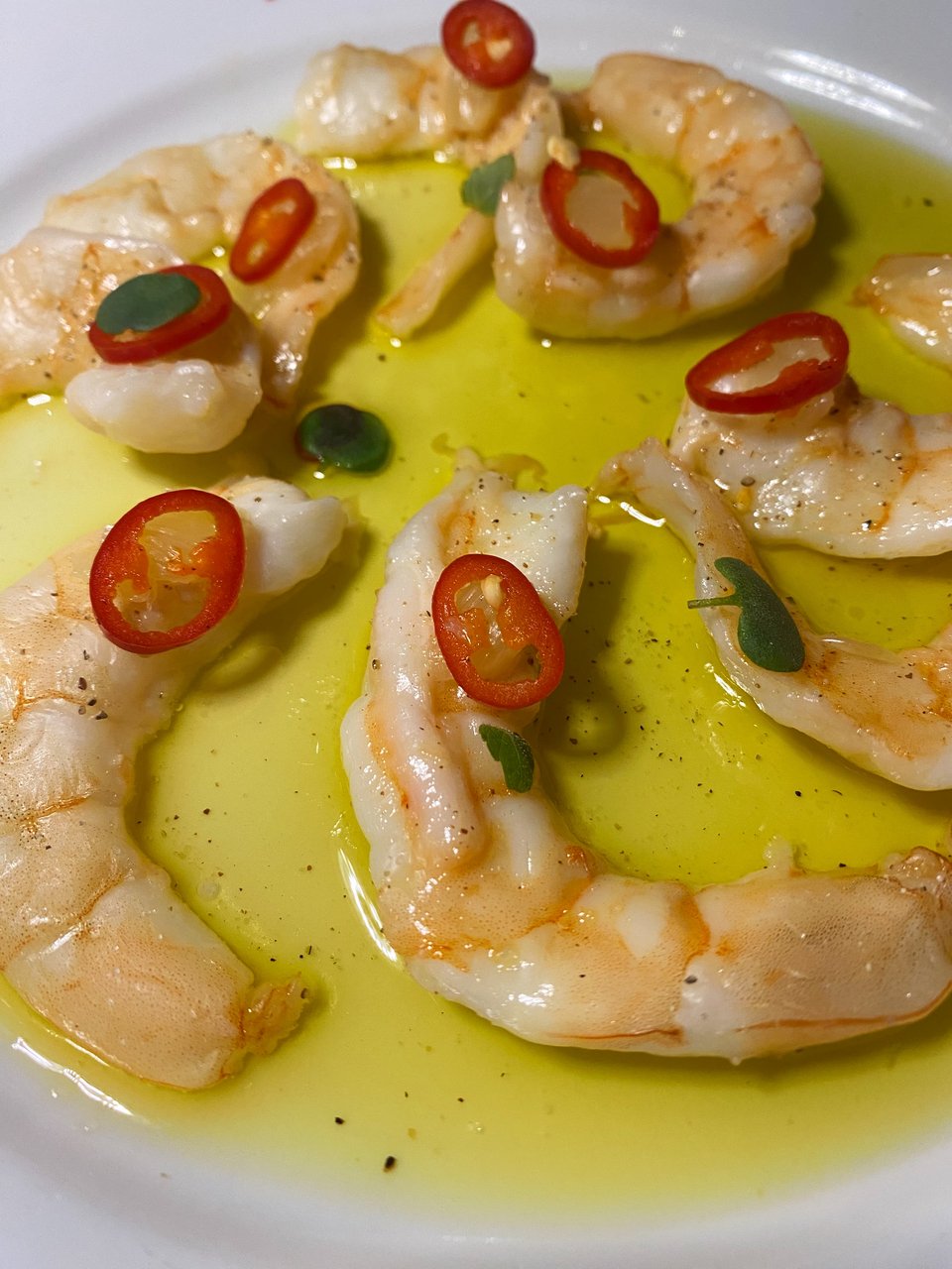 Γαρίδες σε καυτό ελαιόλαδο / Φωτογραφία: Μάνος Λειβαδάρος/iefimerida