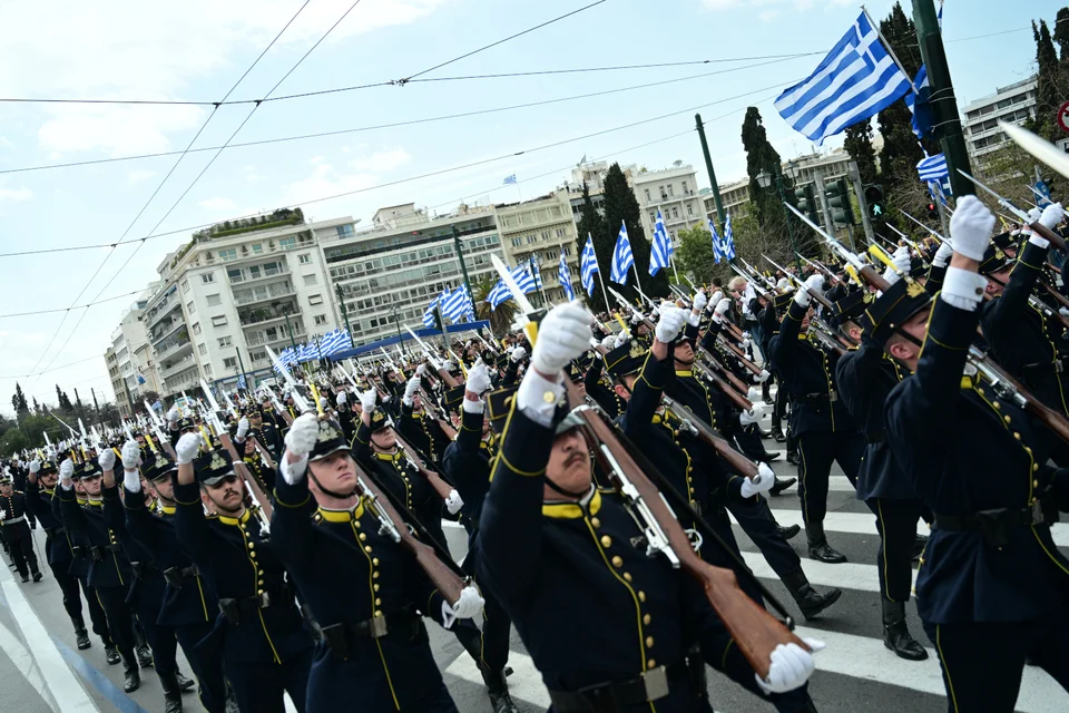 στρατιωτική παρέλαση στην Αθήνα για την 25η Μαρτίου