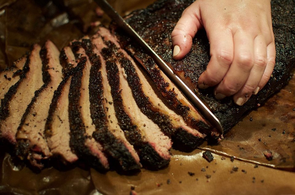 Όλα τα κρέατα στο Fine Mess Smokehouse περνούν από το καπνιστήριο / Φωτογραφία: finemessbbq/Instagram