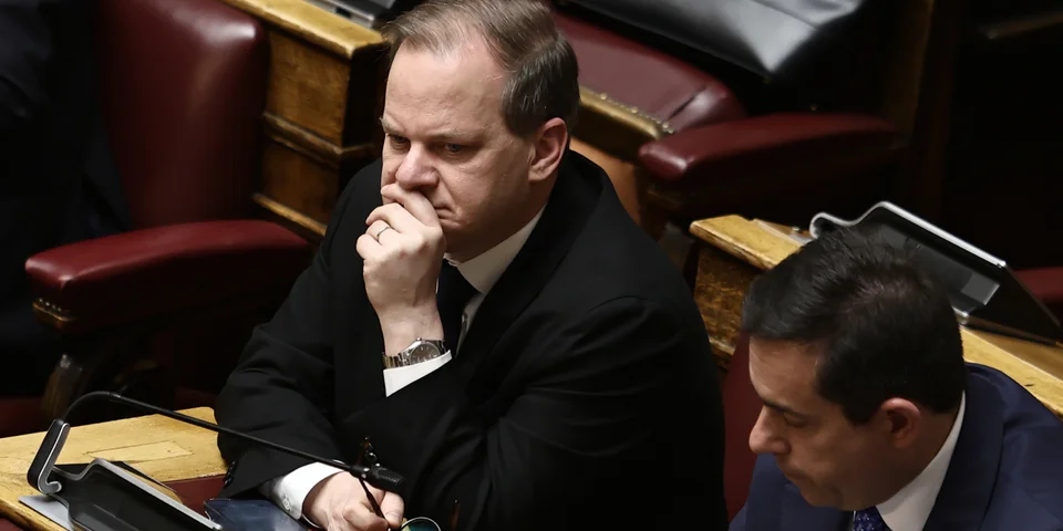 Στη Βουλή και ο Καραμανλής - Θα μιλήσει την Τετάρτη (εικόνες) 5 karamanlis kostas edrana.jpg