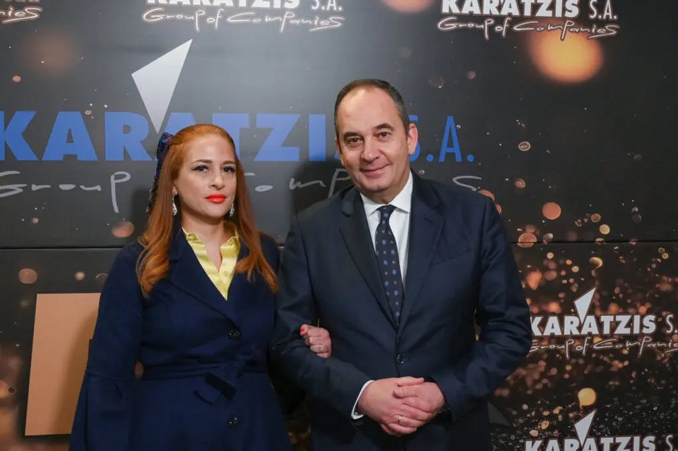 Η CEO της Bright Colors, κ. Αφροδίτη Δωρίτη και ο Α’ Αντιπρόεδρος της Βουλής και βουλευτής Λασιθίου ΝΔ κ. Γιάννης Πλακιωτάκης