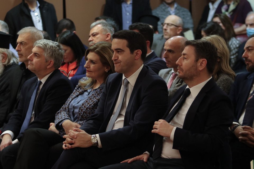 Από αριστερά: Γ. Μώραλης. Οδ. Κωνσταντινόπουλος, Λίτσα Λιακούλη, Μιχ. Κατρίνης, Νίκος Ανδρουλάκης