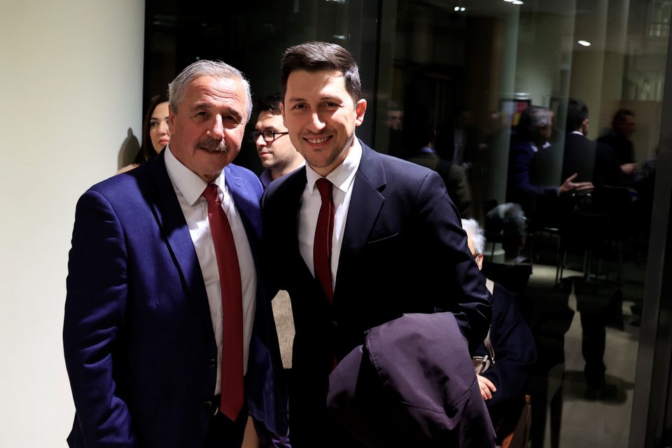 Γιάννης Μανιάτης με τον βουλευτή του ΠΑΣΟΚ Παύλο Χρηστίδη
