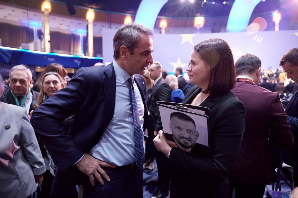 Ο Κυριάκος Μητσοτάκης στο συνέδριο του ΕΛΚ στο Βουκουρέστι / Φωτογραφία: Γ.Τ. Πρωθυπουργού / ΦΩΤΟΓΡΑΦΟΣ: ΠΑΠΑΜΗΤΣΟΣ ΔΗΜΗΤΡΗΣ