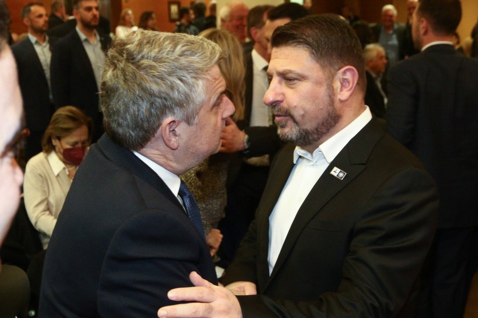 Ο περιφερειάρχης Αττικής, Νίκος Χαρδαλιάς, με τον αντιπρόεδρο της Βουλής, Οδυσσέα Κωνσταντινόπουλο