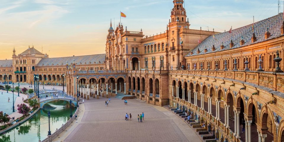 Η Plaza de Espana στη Σεβίλλη