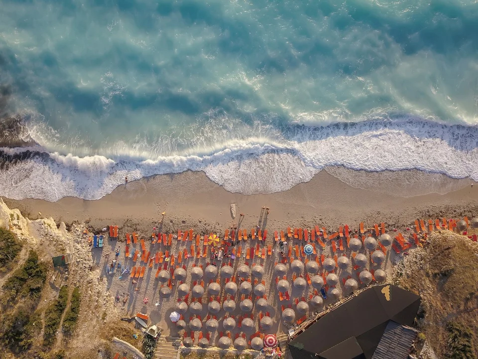 Η παραλία Pasqyra ή αλλιώς Mirror Beach στην Αλβανία