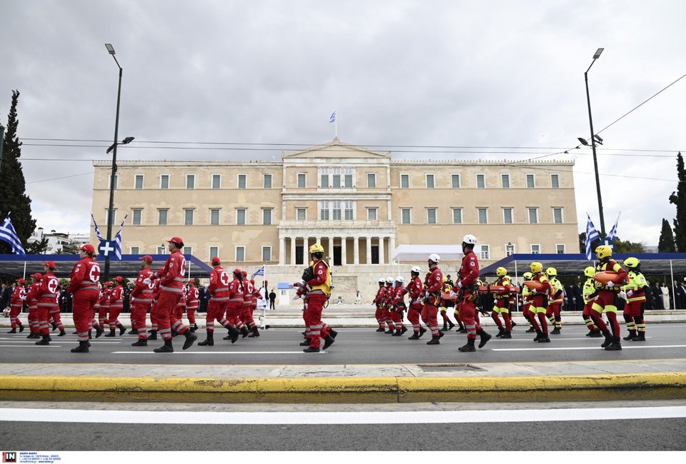 στρατιωτική παρέλαση στην Αθήνα για την 25η Μαρτίου