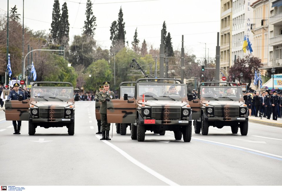 στρατιωτική παρέλαση στην Αθήνα για την 25η Μαρτίου