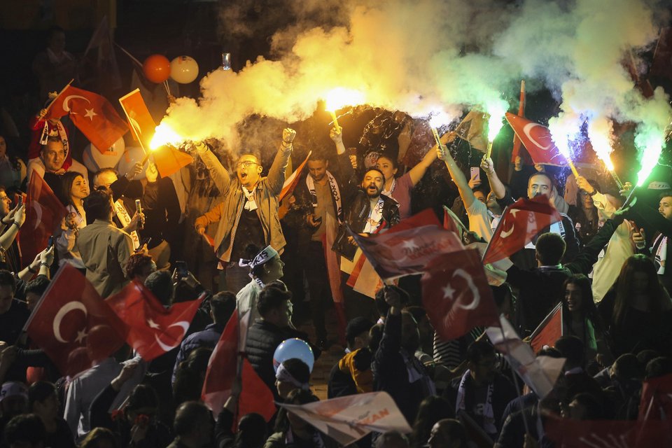 Ξέφρενοι πανηγυρισμοί στην τουρκική πρωτεύουσα