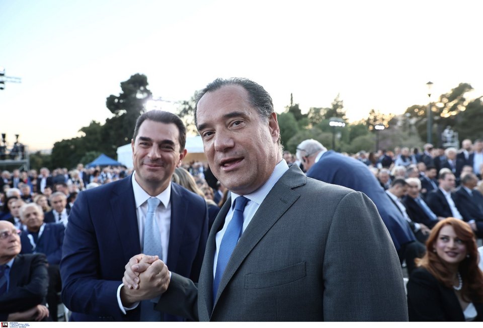 Ο υπουργός Υγείας Άδωνις Γεωργιάδης με τον υπουργό Ανάπτυξης, Κώστα Σκρέκα