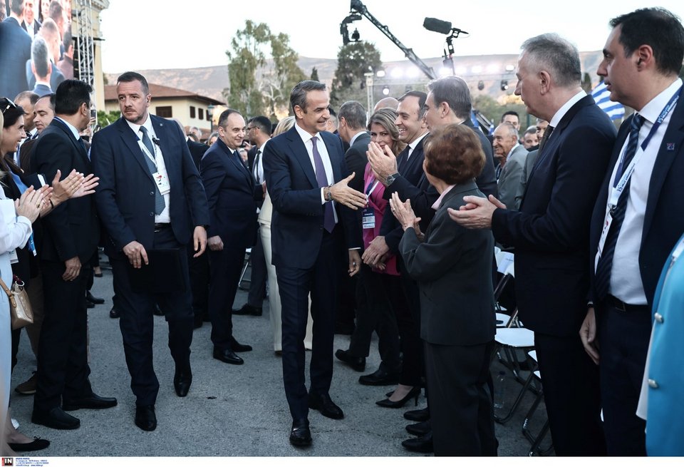 Ο πρωθυπουργός και πρόεδρος της ΝΔ Κυριάκος Μητσοτάκης κατά την άφιξή του στην έναρξη του 15ου Συνεδρίου του κόμματος
