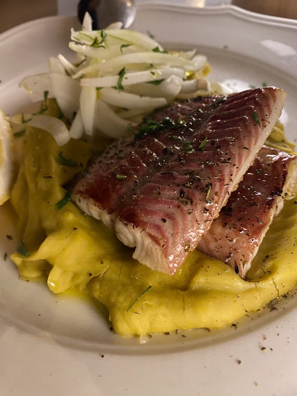 Το καπνιστό χέλι / Φωτογραφία: Μάνος Λειβαδάρος/Iefimerida 