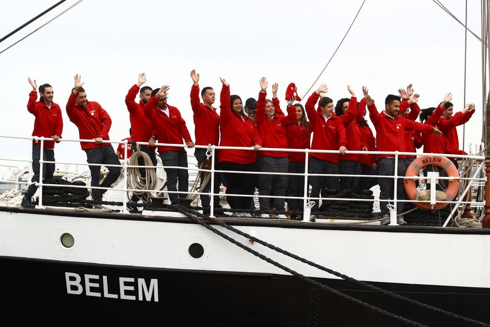 Το ιστιοφόρο Belem απέπλευσε από το λιμάνι του Πειραιά, μεταφέροντας την Ολυμπιακή Φλόγα / Φωτογραφία: Eurokinissi