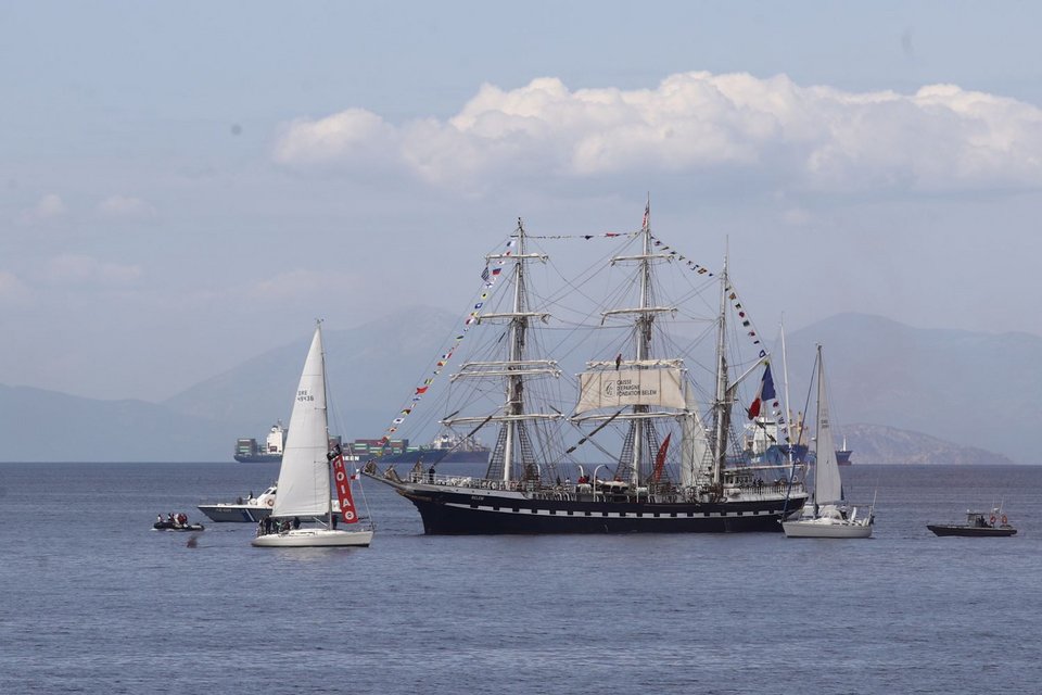 Το ιστιοφόρο Belem απέπλευσε από το λιμάνι του Πειραιά, μεταφέροντας την Ολυμπιακή Φλόγα / Φωτογραφία: Eurokinissi