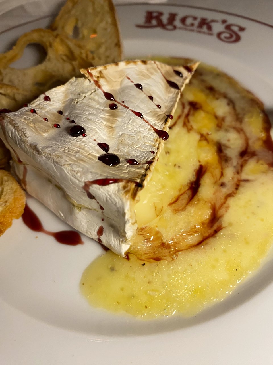 To ψημένο brie / Φωτογραφία: Μάνος Λειβαδάρος/iefimerida