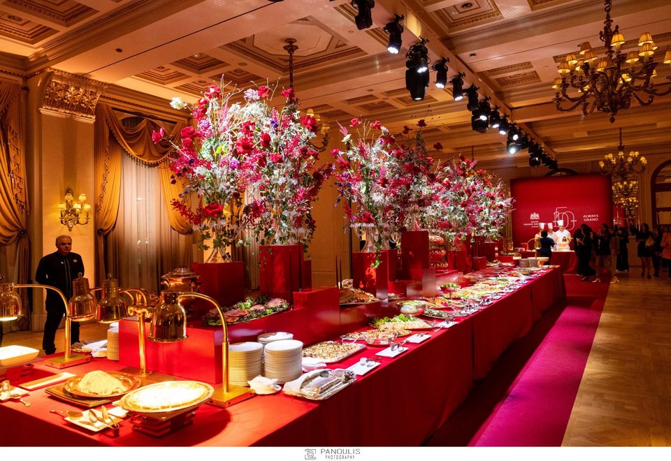 Ο δύο φορές βραβευμένος με αστέρι Michelin Executive Chef της Μεγάλης Βρεταννίας Αστέριος Κουστούδης επιμελήθηκε τον μπουφέ