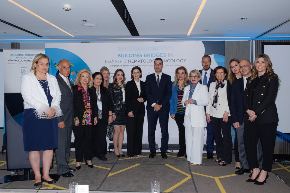 Ρίτα Μωραιτάκη, Στέλιος Γραφάκος, Μελίνα Δασκαλάκη, Ινώ Κωνσταντοπούλου, Αλίνα Μινέττα, Λίλιαν Βενετία Βιλδιρίδη, Ειρήνη Αγαπηδάκη, Μάριος Θεμιστοκλέους, Νούλη Μανώλη, Τζωρτζίνα Έλληνα, Μανώλης Παπασάββας, Ντίνα Πριτσιβέλη, Ντόρα Δημοπούλου, Αντώνης Καττάμης, Αθανασία Μαρινάκη