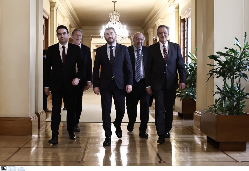 Ο Ν. Ανδρουλάκης με την αντιπροσωπεία του ΠΑΣΟΚ (Γερουλάνο, Π. Κουλουλόπουλο, Μιχ. Κατρίνη και Γ. Νικητιάδη) στη συνάντηση με Στουρνάρα Φωτογραφία: Intimenews/ΛΙΑΚΟΣ ΓΙΑΝΝΗΣ