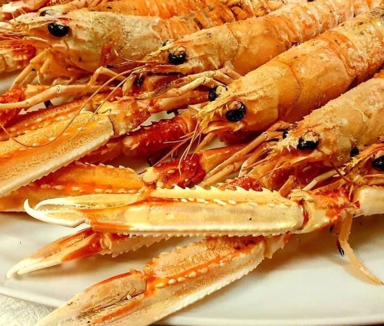 Οι καραβίδες του Δουράμπεη / Φωτογραφία: dourabeis.fish_restaurant/Instagram