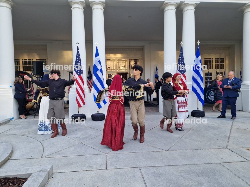 Κρητικοί χοροί στον λευκό Οίκο 
