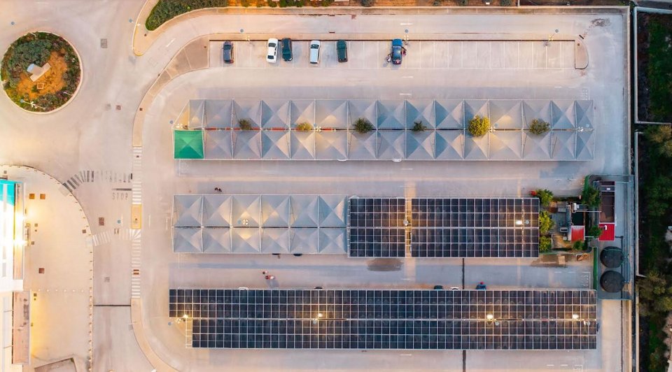 Τοποθέτηση φωτοβολταϊκού σταθμού στο εμπορικό πάρκο Mare West στην Κόρινθο από την  Noval Property