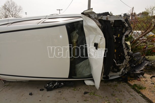 Βέροια: Πώς έγινε το τροχαίο-σοκ -Ο οδηγός ζαλίστηκε και έπεσε στη στάση -Νεκρές δύο γυναίκες 20 και 68 ετών