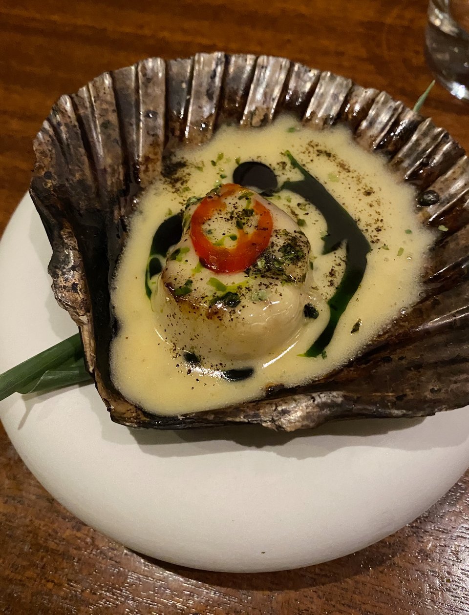 Xτένι με πίκλες τσίλι και μια ιαπωνική σάλτσα βούτυρου / Φωτογραφία: Μάνος Λειβαδάρος/iefimerida