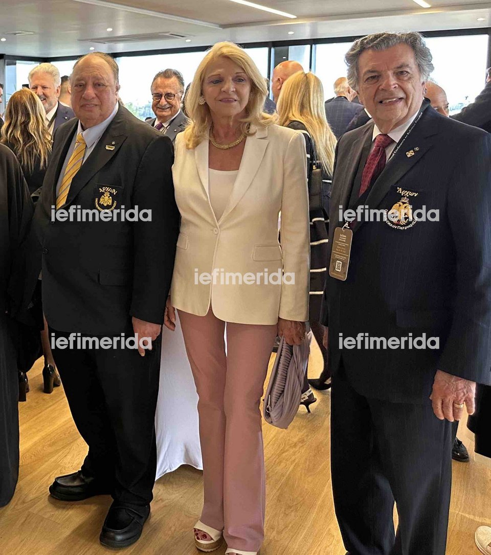 Ο Τζων και η Μάργκο Κατσιματίδη με τον Θεόδωρο Μποζονέλη