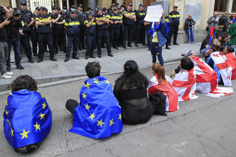 Γεωργία: Μεγάλες διαδηλώσεις για τον νόμο περί «ξένων πρακτόρων» / Φωτογραφία: AP