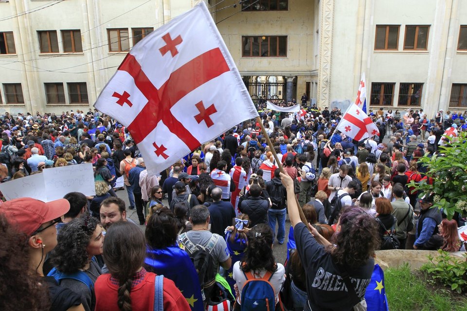 Γεωργία: Μεγάλες διαδηλώσεις για τον νόμο περί «ξένων πρακτόρων» / Φωτογραφία: AP