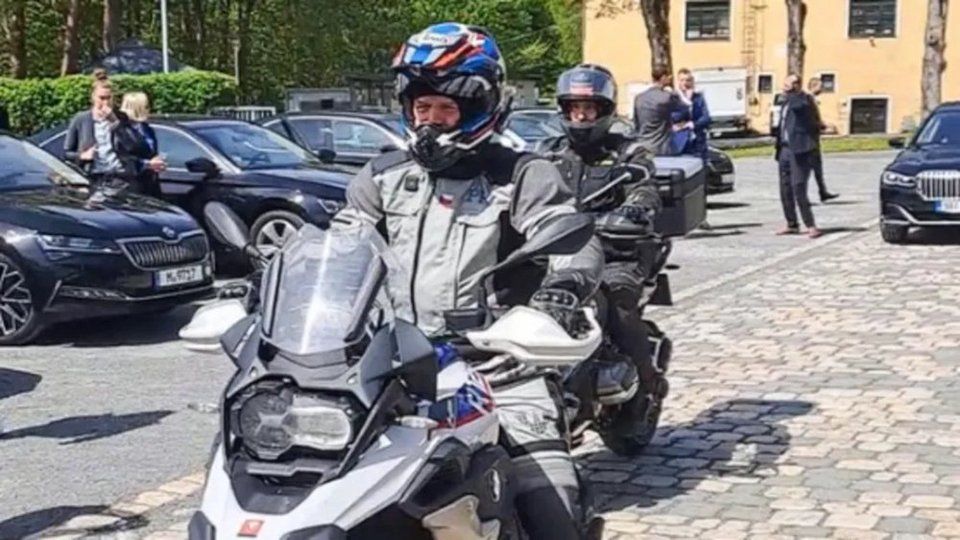 Ο πρόεδρος της Τσεχίας, Πετρ Πάβελ είναι παθιασμένος μοτοσικλετιστής