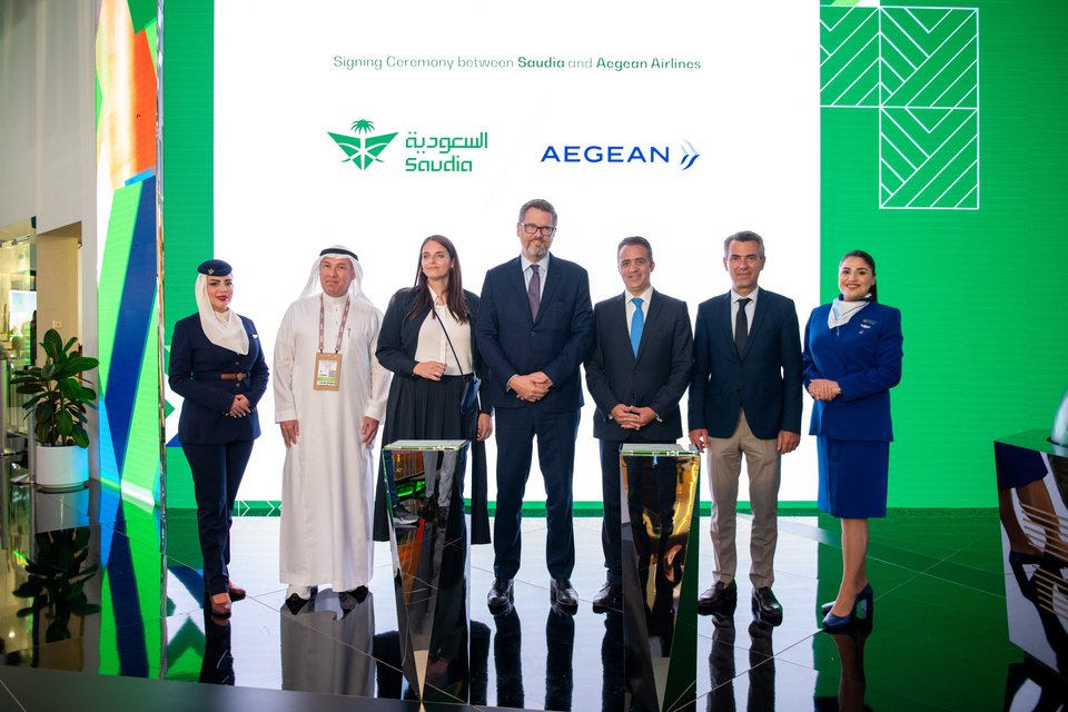 Abdullah M Algashgari GM Alliances and Partnerships Saudia, Marina Spyridaki Corporate Affairs Manager AEGEAN, Arved Von Zur Muehlen Chief Commercial Officer Saudia, Yannis Rasoglou Network Planning and Airline Partnerships Director AEGEAN, Christos Giannopoulos Regional Sales Manager Middle East, North Africa, North America & CIS AEGEAN with Cabin Crew Members