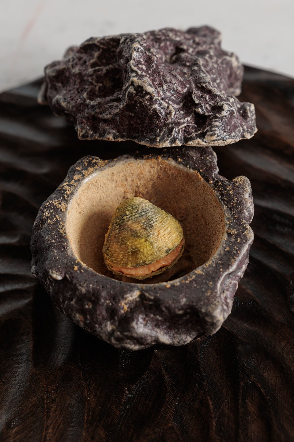 Βρώσιμο κέλυφος άγριο μελοκύδωνο στο Delta Restaurant / Φωτογραφία: @Zak Viemon