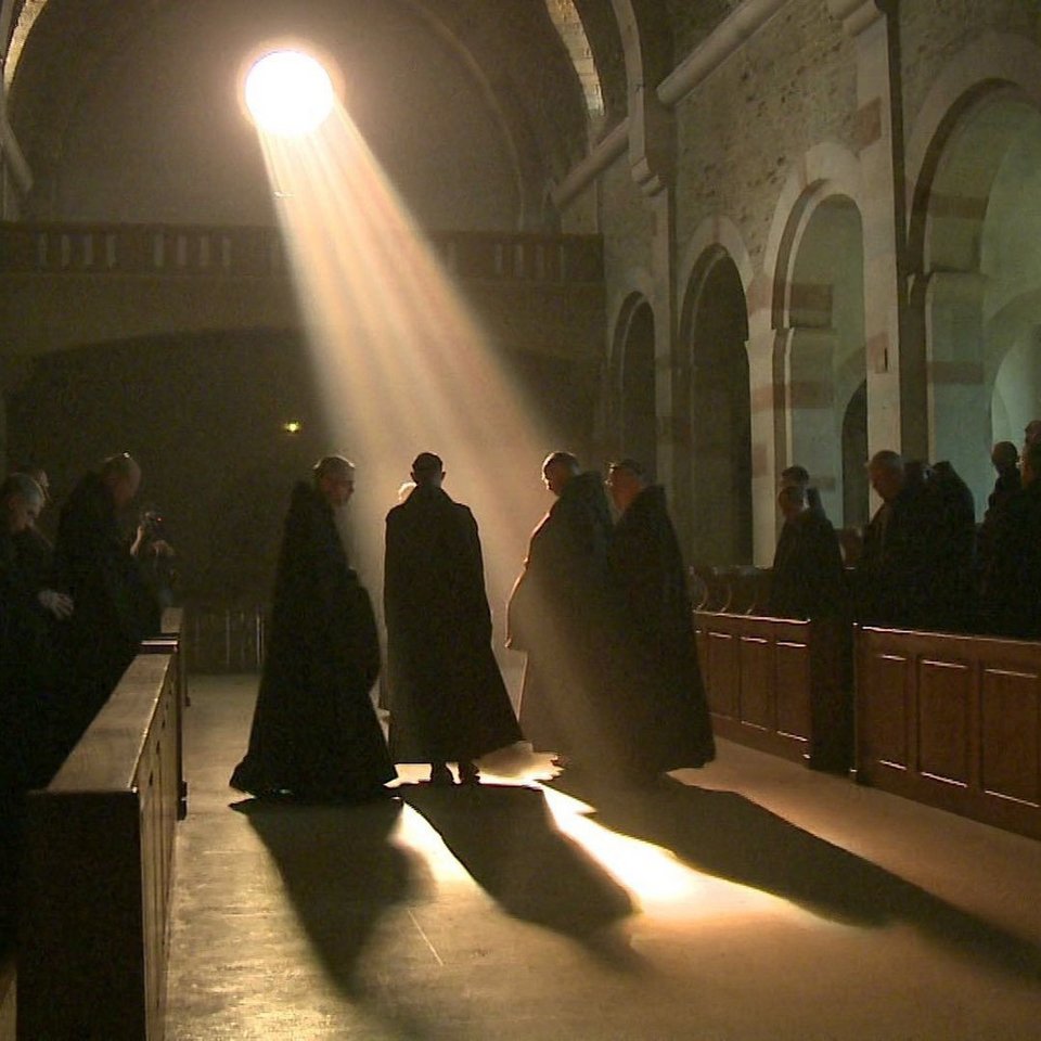 Η καθημερινότητα των μοναχών σε ένα μοναστήρι είναι βυθισμένη σε μια απόκοσμη σιωπή / Φωτογραφία: divinebox/Instagram