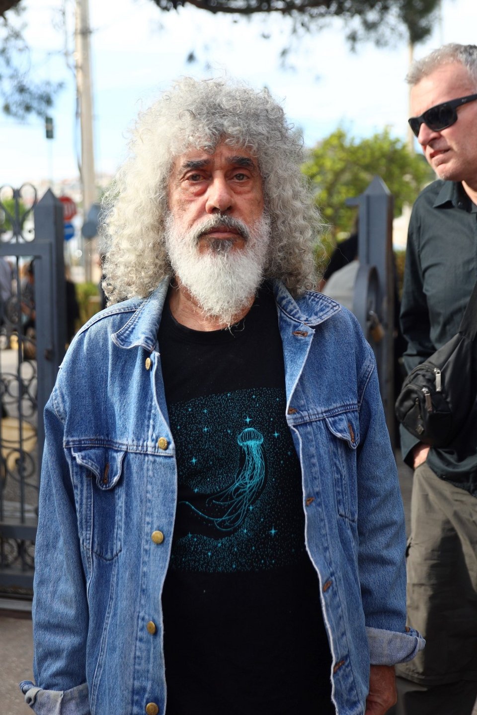 Ο Γιάννης Γιοκαρίνης στην κηδεία του Αντώνη Τουρκογιώργη -Φωτογραφία: Eurokinissi/ΓΙΑΝΝΗΣ ΠΑΝΑΓΟΠΟΥΛΟΣ