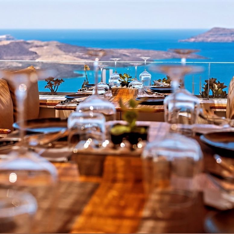 To εστιατόριο Idol στη Σαντορίνη / Φωτογραφία: idol_restaurant/Instagram