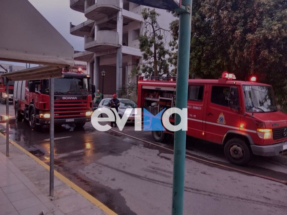 Φωτιά σε εγκαταλελειμμένο κινηματογράφο στην Εύβοια